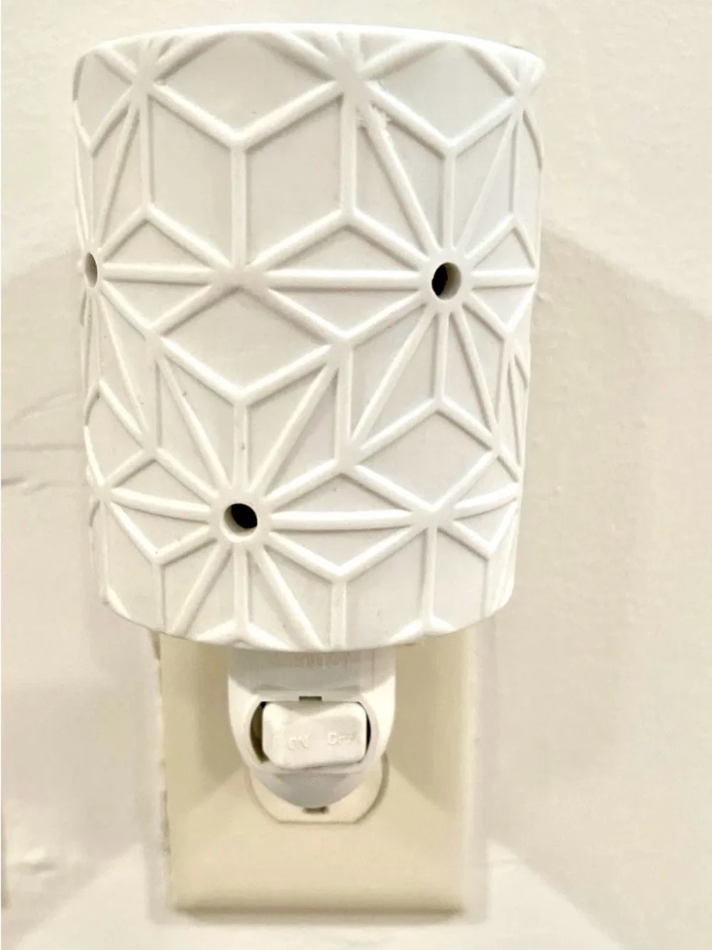 Scentsy 5” high